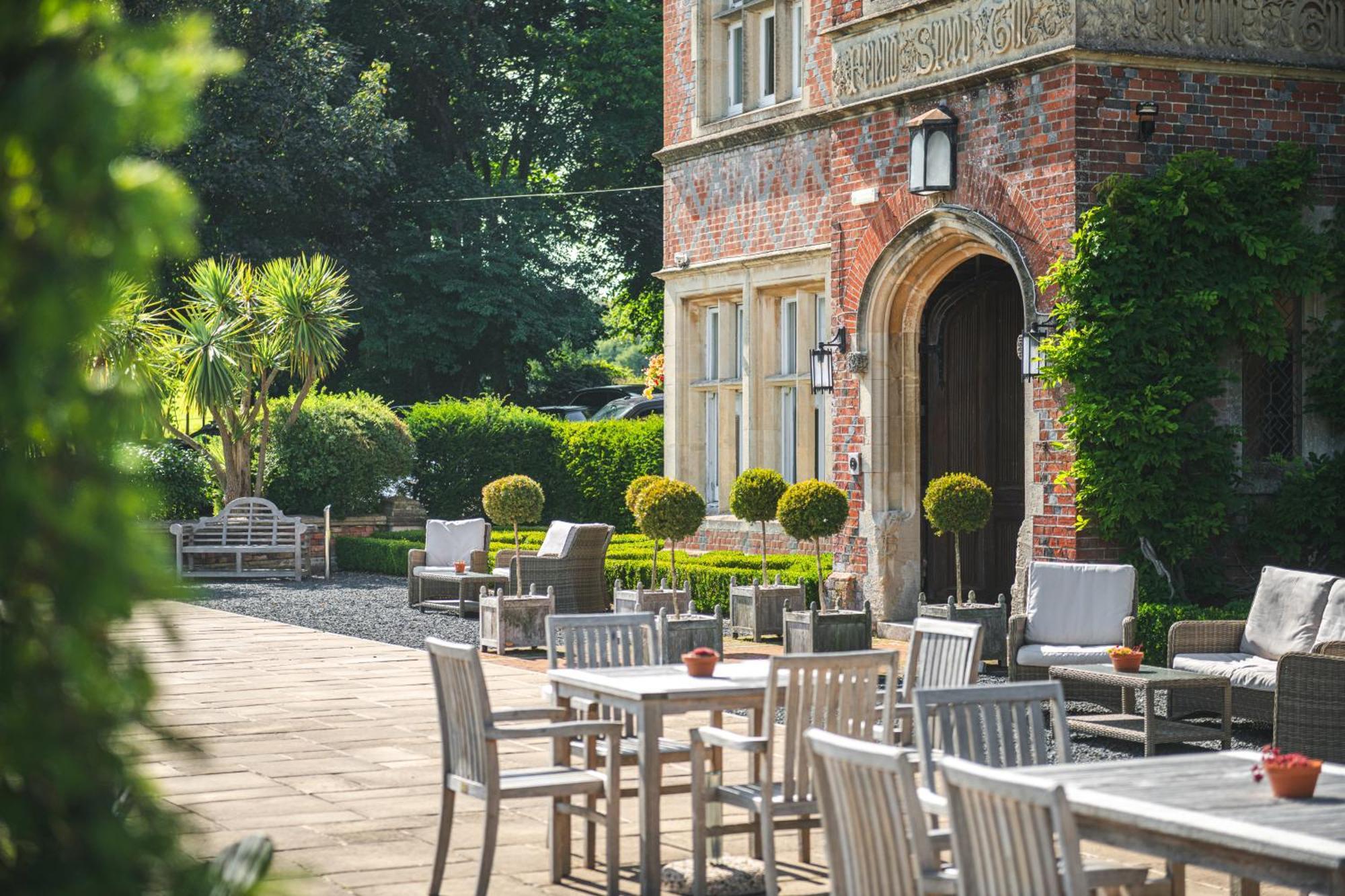 Hotel Burley Manor Exterior foto